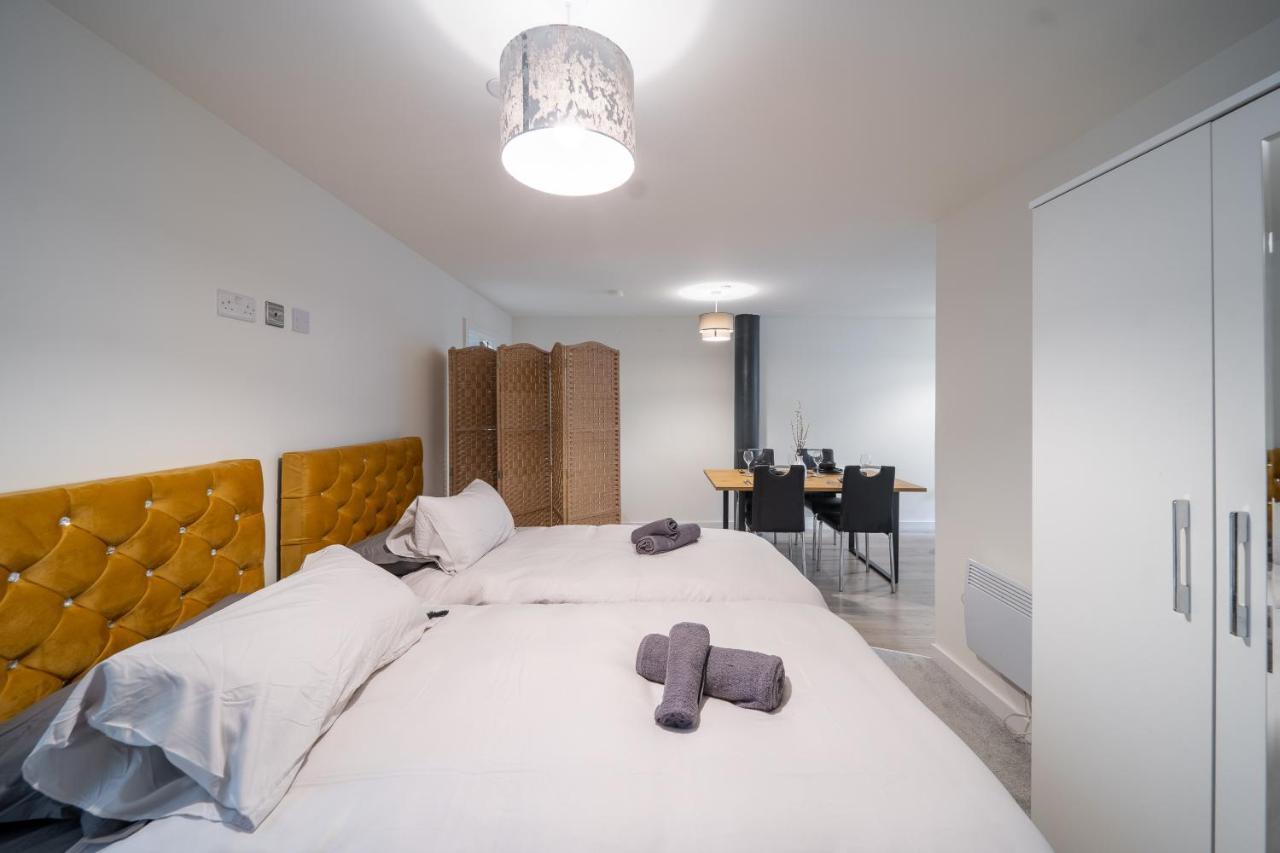 Bv Spacious 1-Bedroom Apartment Close To Town Center - Sleeps 6 Bradford  Zewnętrze zdjęcie