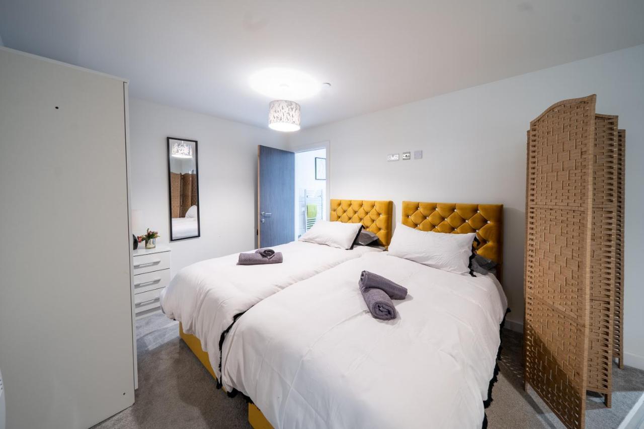 Bv Spacious 1-Bedroom Apartment Close To Town Center - Sleeps 6 Bradford  Zewnętrze zdjęcie